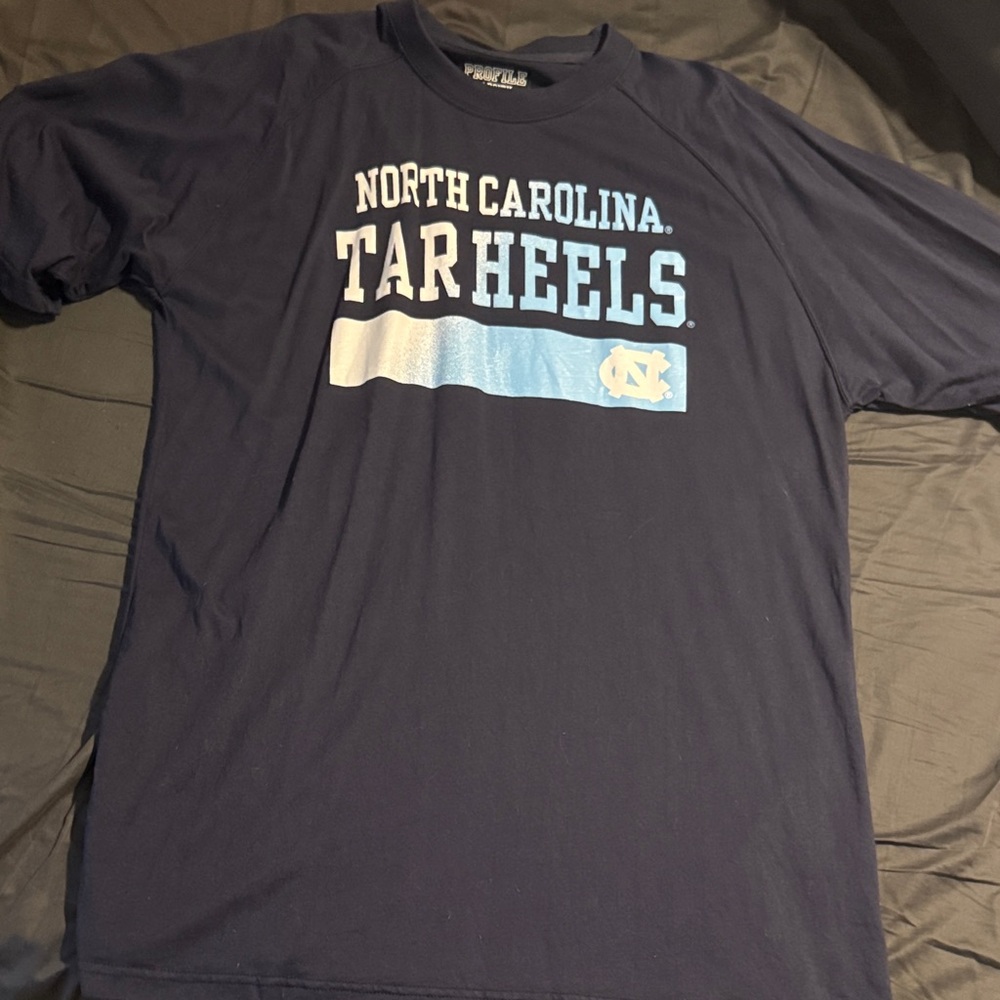 North Carolina Tar Heels Men's Navy Tee Profile Varsity brand. Worn